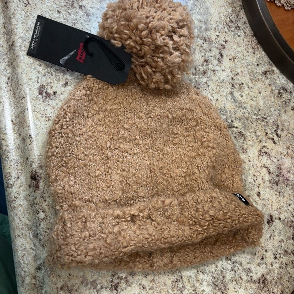 Levi's NWT OS Tan Knit alpaca blend Beanie with Pom-Pom hat - Picture 6 of 6